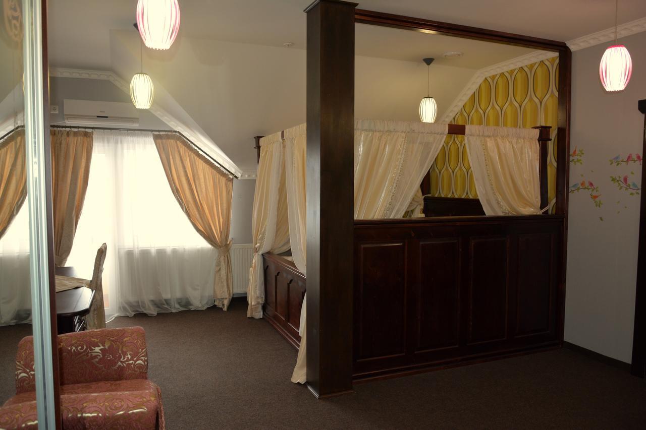 Dubove Golden Palace מראה חיצוני תמונה