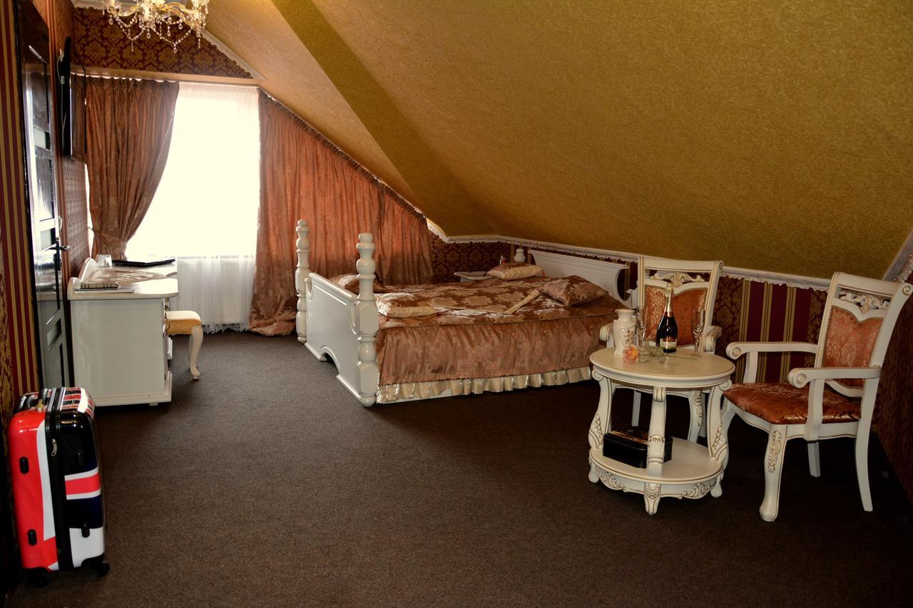 Dubove Golden Palace מראה חיצוני תמונה