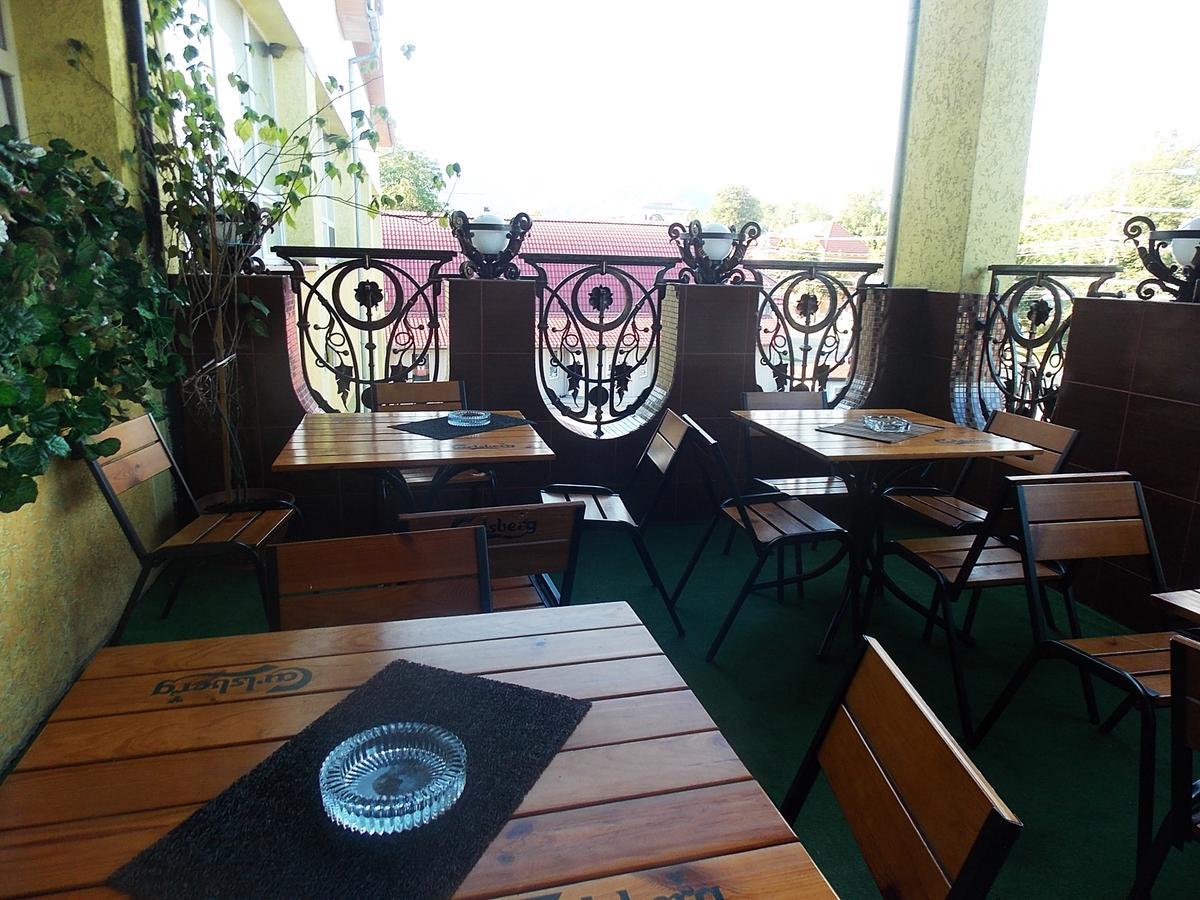 Dubove Golden Palace מראה חיצוני תמונה