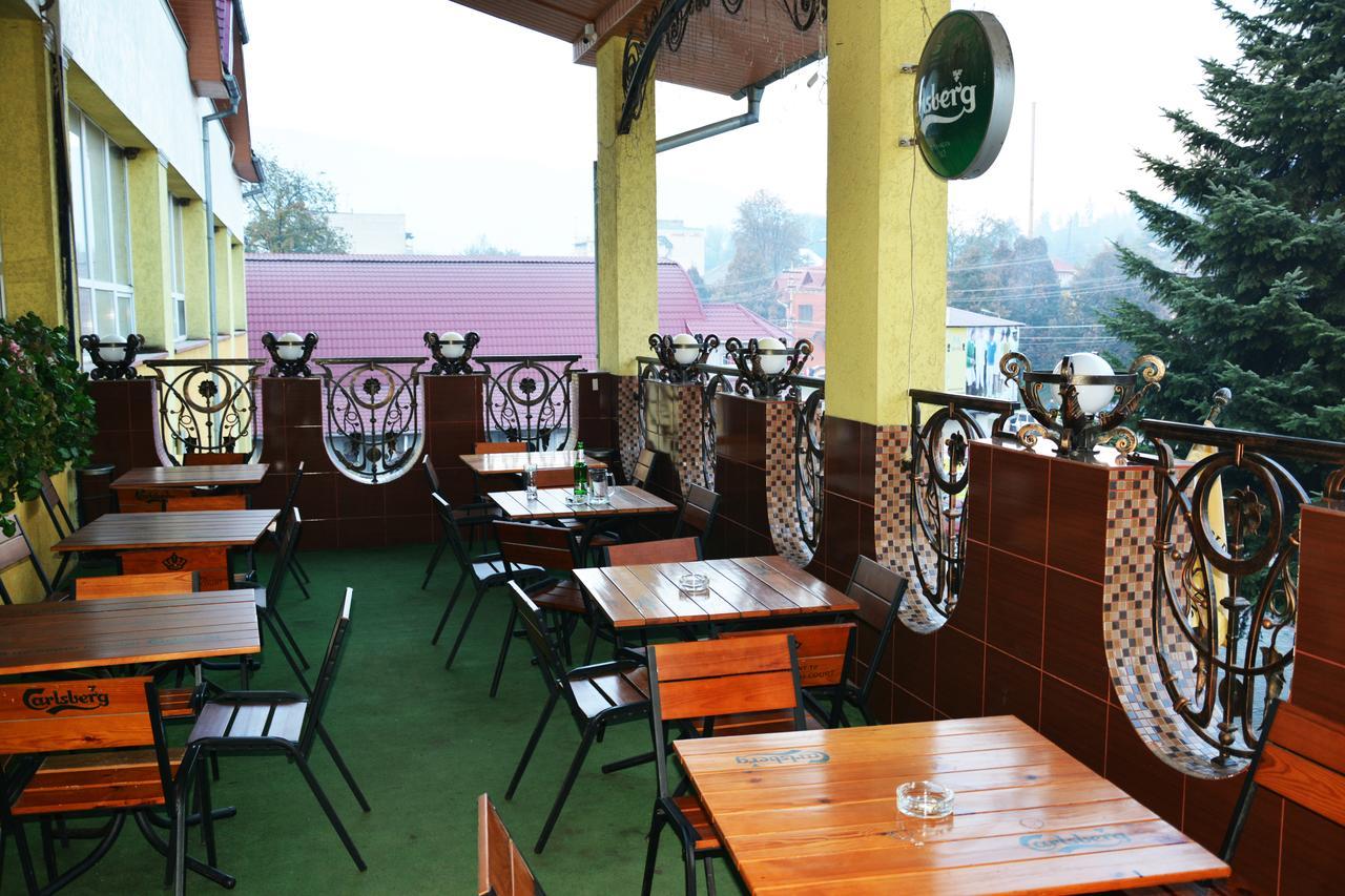 Dubove Golden Palace מראה חיצוני תמונה