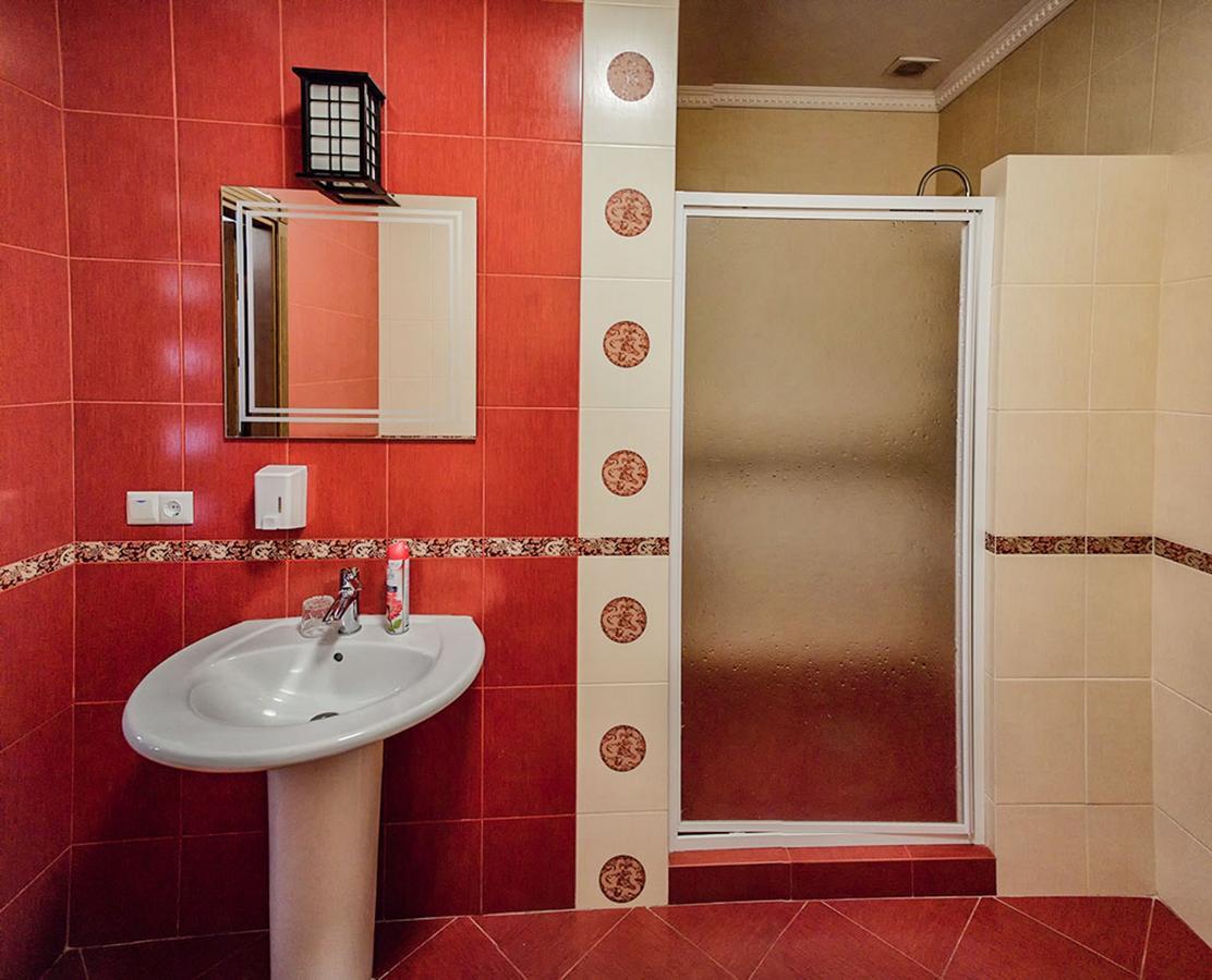 Dubove Golden Palace מראה חיצוני תמונה