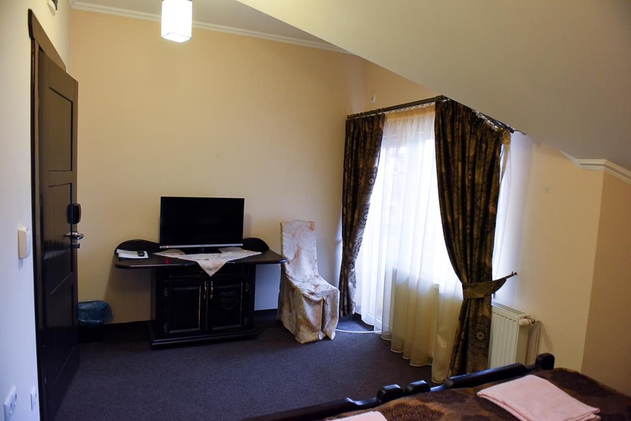 Dubove Golden Palace מראה חיצוני תמונה