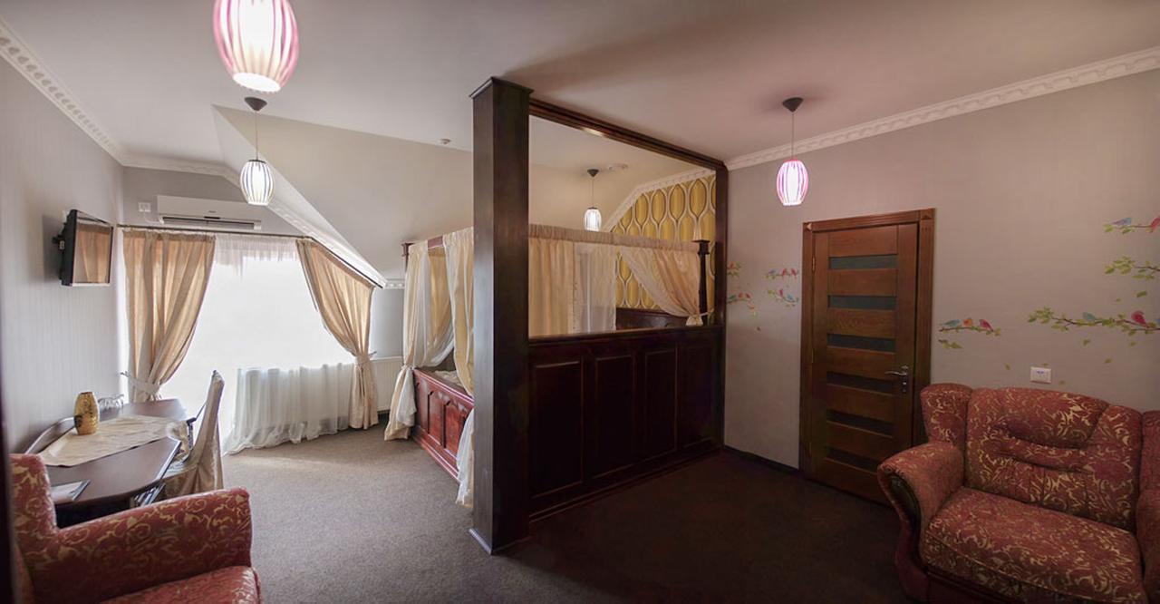 Dubove Golden Palace מראה חיצוני תמונה