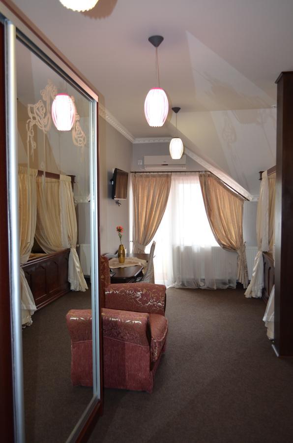 Dubove Golden Palace מראה חיצוני תמונה