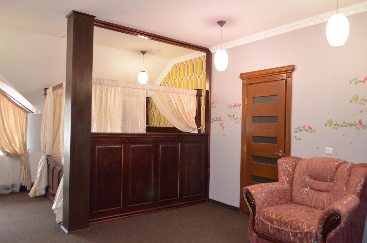 Dubove Golden Palace חדר תמונה