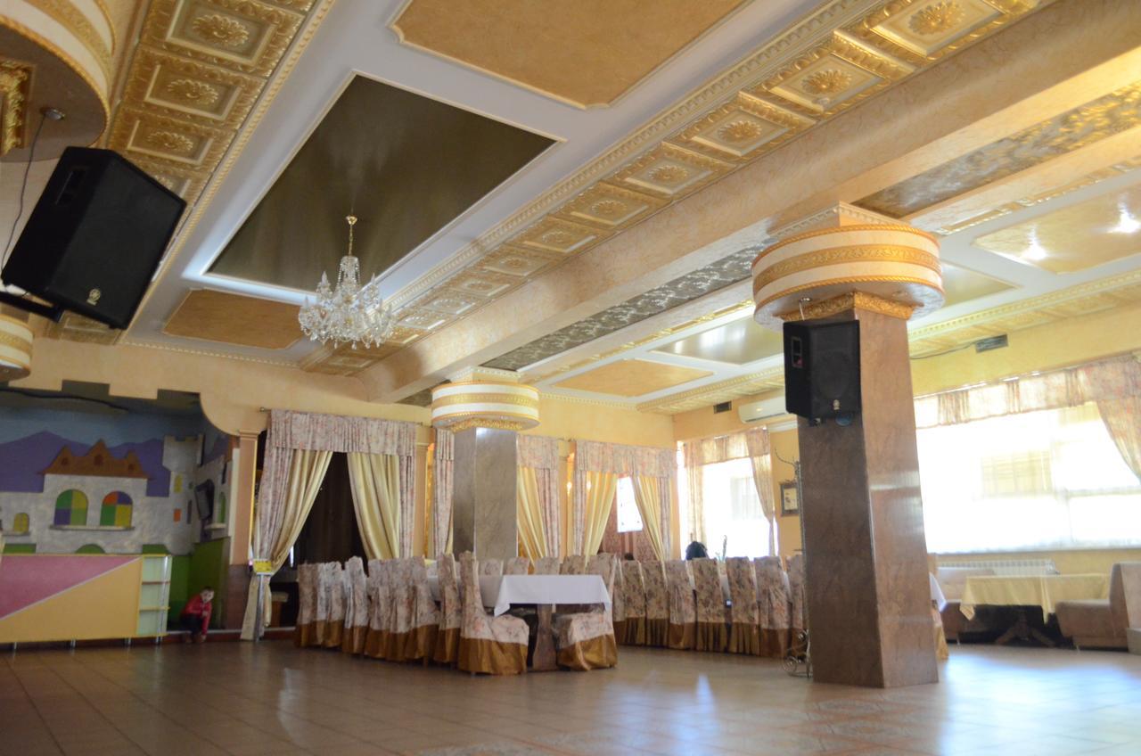 Dubove Golden Palace מראה חיצוני תמונה